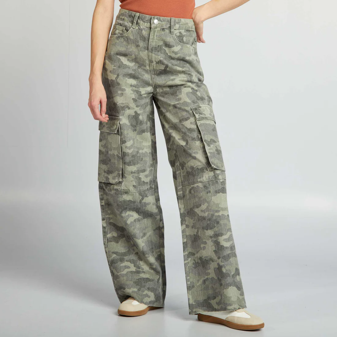  multiPocket wide leg women jeans-khaki